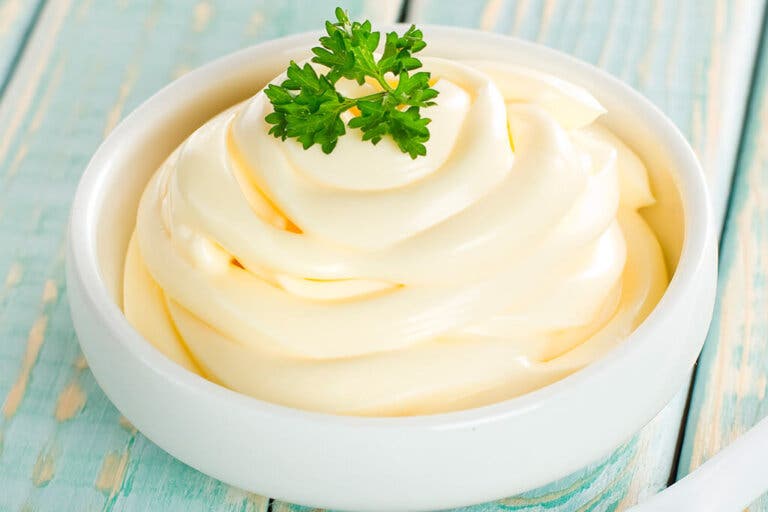 3 mascarillas de mayonesa para embellecer tu cabello