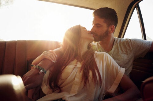 5 enfermedades más comunes transmitidas por besos
