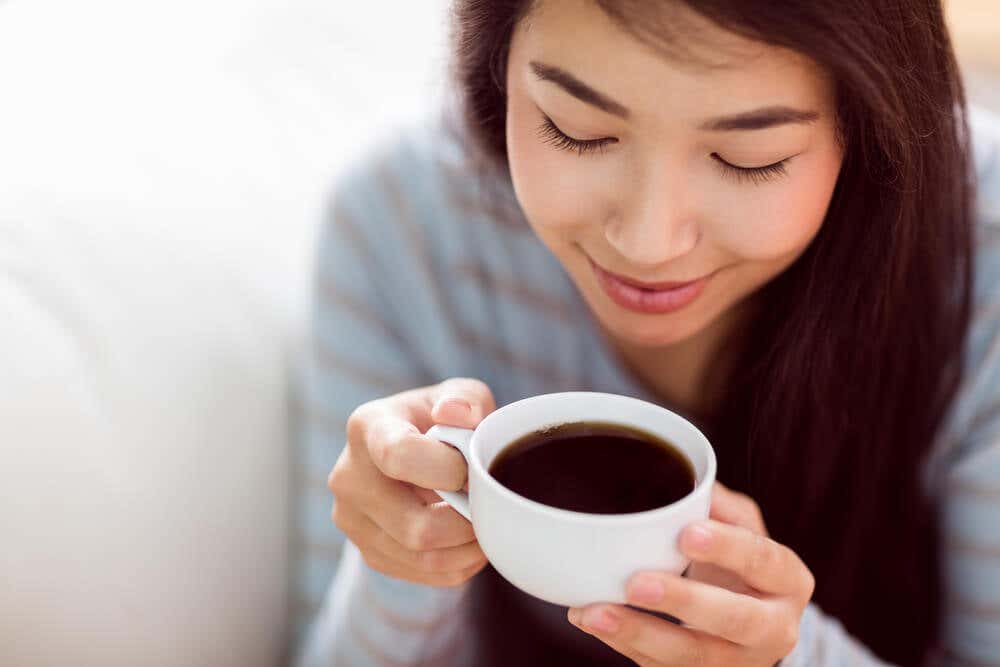 Evitare il consumo di sostanze stimolanti come il caffè.