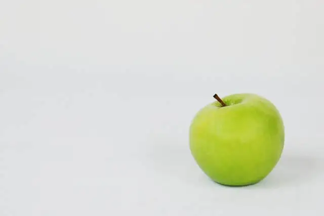 Beneficios de comer una manzana verde a diario.