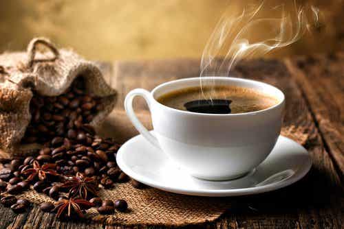 Alimentos para mejorar la memoria: café.