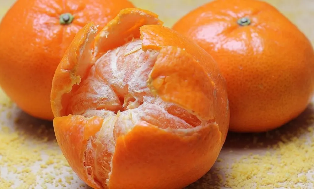 Tangerinas descascadas.