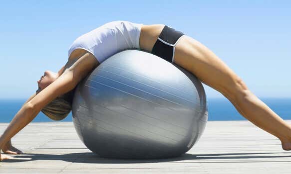 El pilates y el yoga tienen en común la tonificación y consciencia sobre el cuerpo.