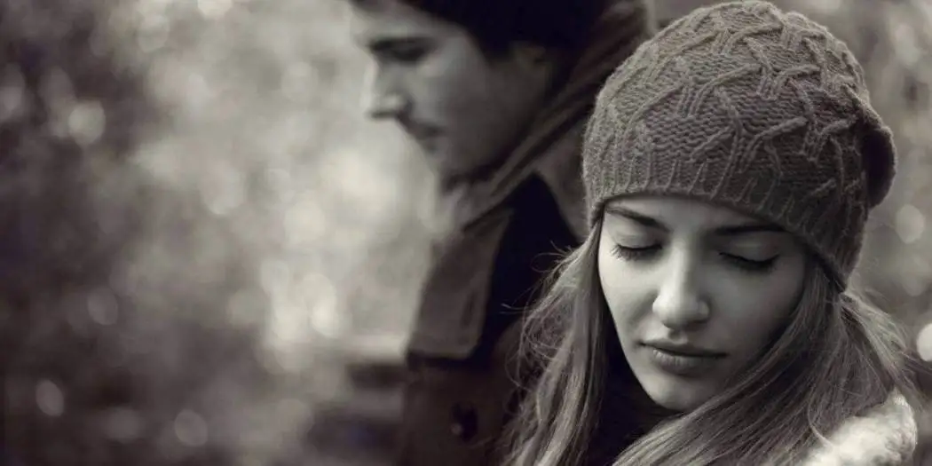 Pareja con una mor no correspondido