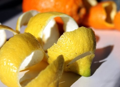 Küchenabfälle - Zitronenschalen