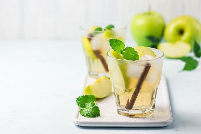 Ponche frío con vino blanco