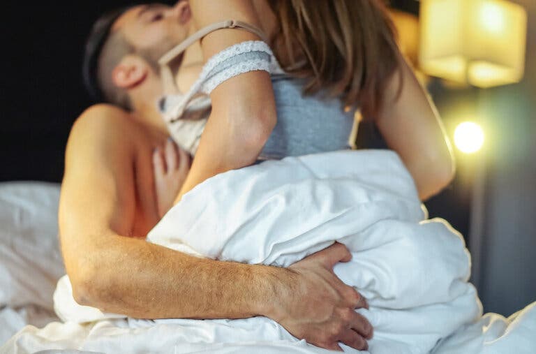 9 posiciones sexuales más placenteras para él