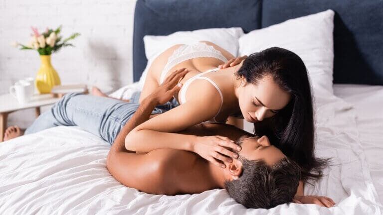 12 posturas sexuales favoritas de las mujeres