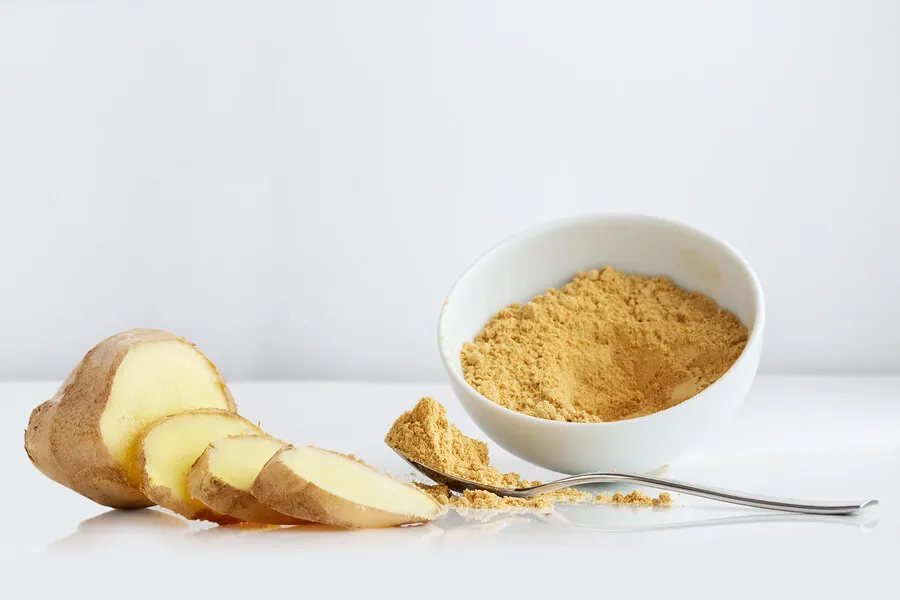 Bebida de jengibre, limón y miel