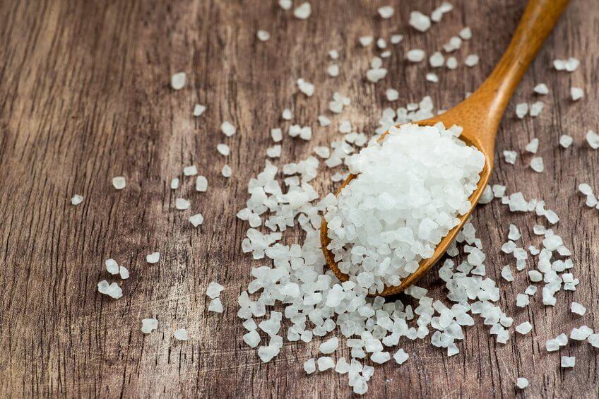 Es necesario limitar el consumo de sal para tener una buena dieta.