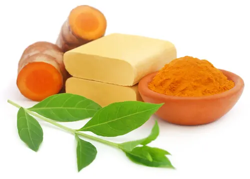 Mascarilla de sándalo y cúrcuma para combatir la piel grasa