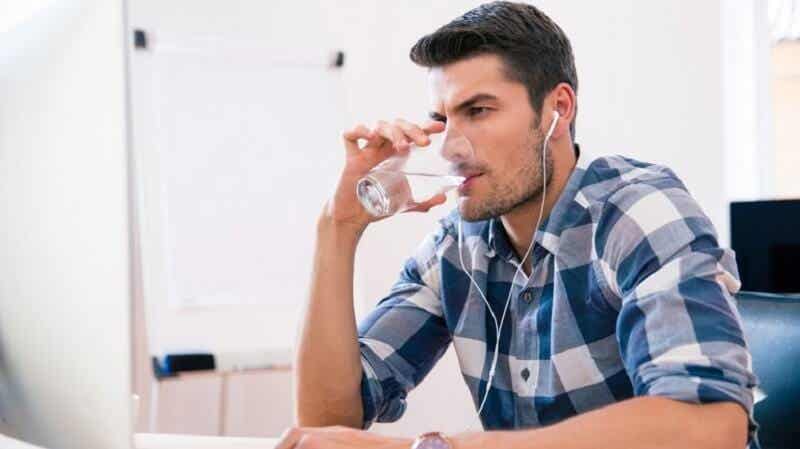 Bere più acqua per aumentare il volume dello sperma