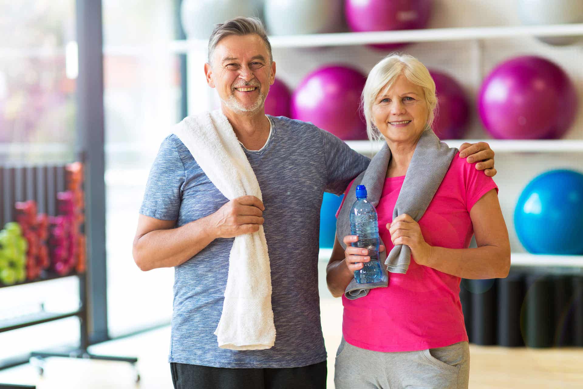 Hacer ejercicio después de los 50 es un excelente hábito para mantener un buen estado de salud.