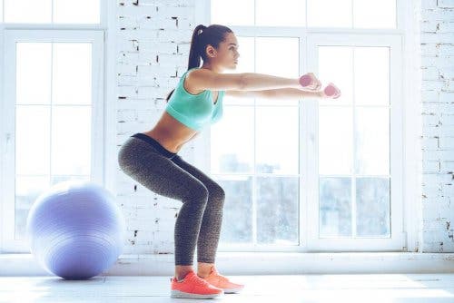 Sentadillas-para-fortalecer-los-gluteos
