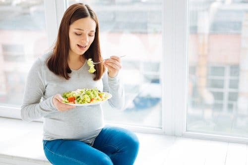 Como estoy embarazada, debo comer por dos