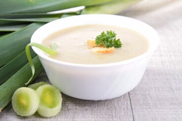 Crema de verduras con champiñones, puerro y jengibre