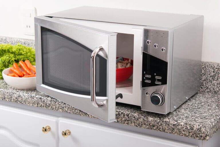 ¿Es saludable cocinar en el microondas?