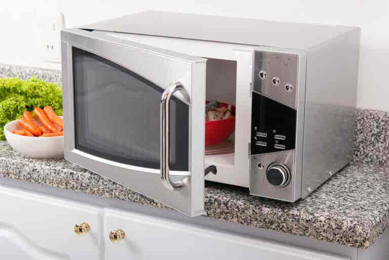 ¿Es saludable cocinar en el microondas?