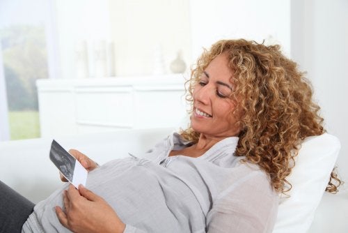 un-embarazo-a-los-cuarenta-conlleva-un-incremento-en-los-riesgos-de-anomalias-geneticas