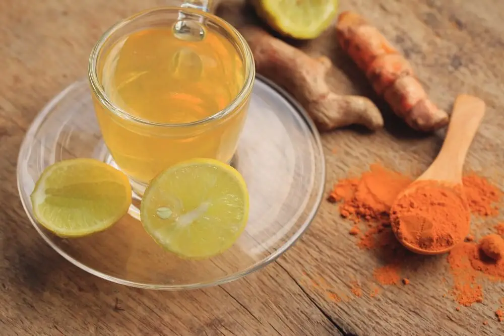 Infusión de cúrcuma con limón