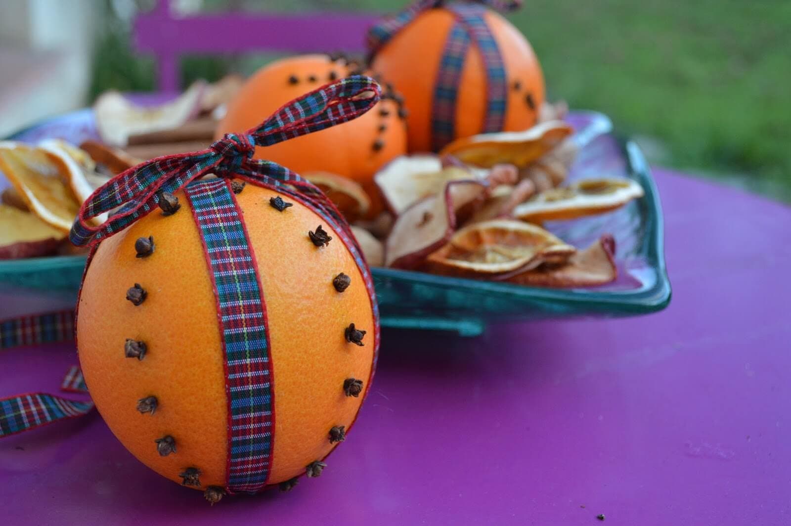 Ambientador de clavos y naranja