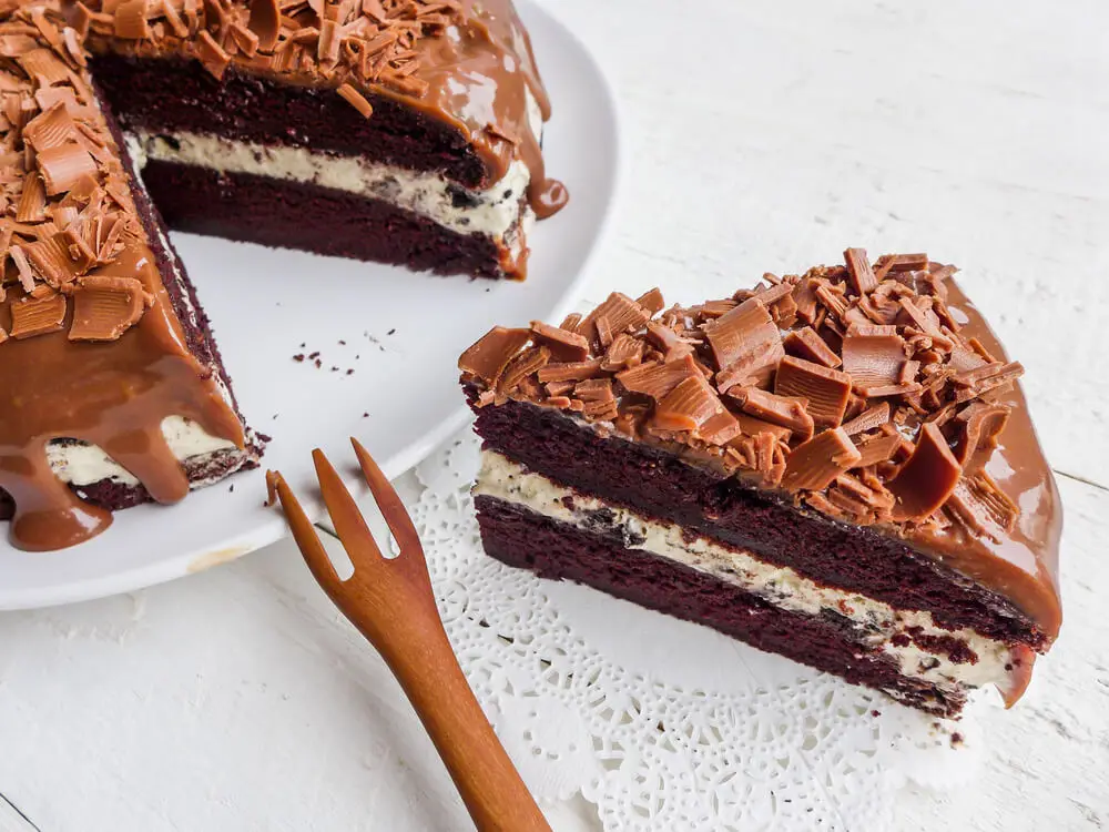 Tarta de limón con cobertura de chocolate para reuniones familiares