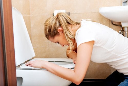 Vómitos constantes: razones y remedios naturales