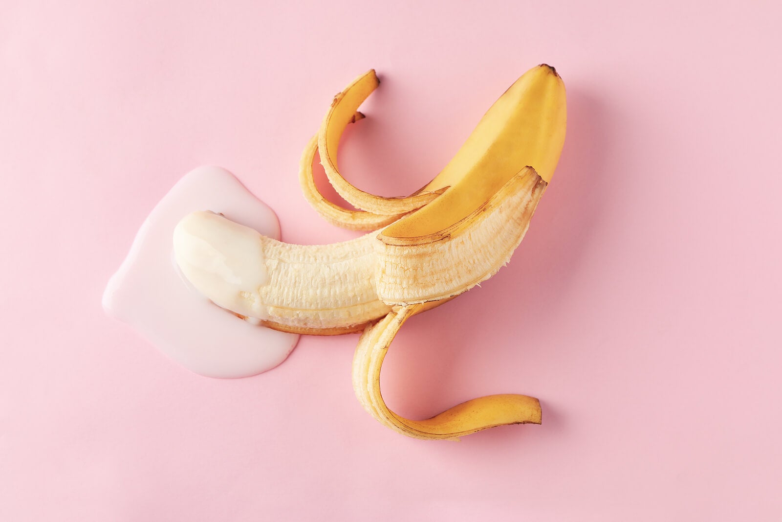 Banana representando el concepto de eyaculación.