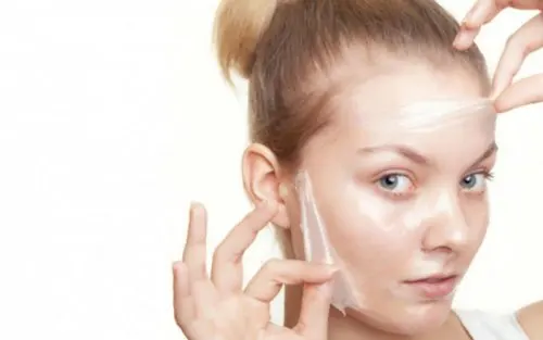 Mascarilla con clara de huevo.