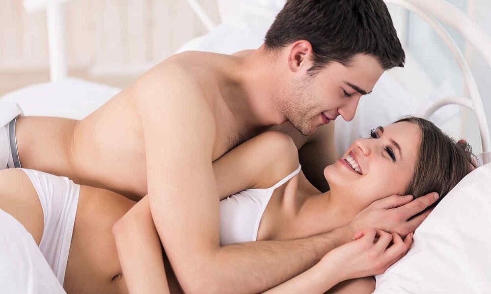 Desnudez en pareja y punto R