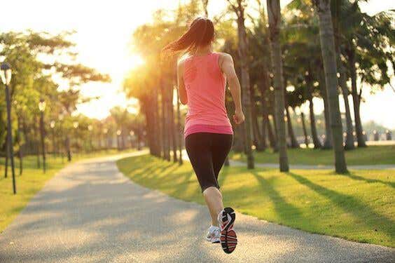 Con ejercicios diarios el metabolismo se acelera y disminuye la edad metabólica