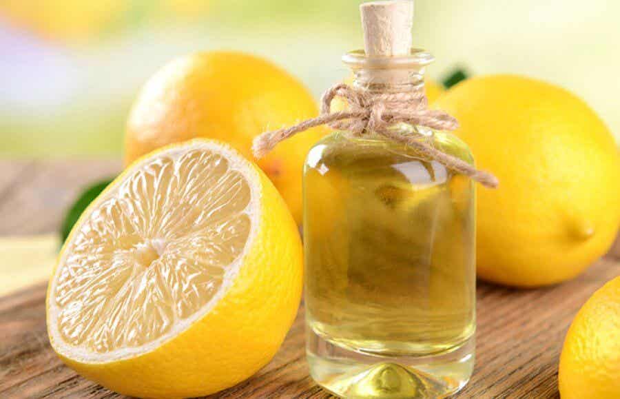 Hay diferentes usos del aceite esencial de limón.