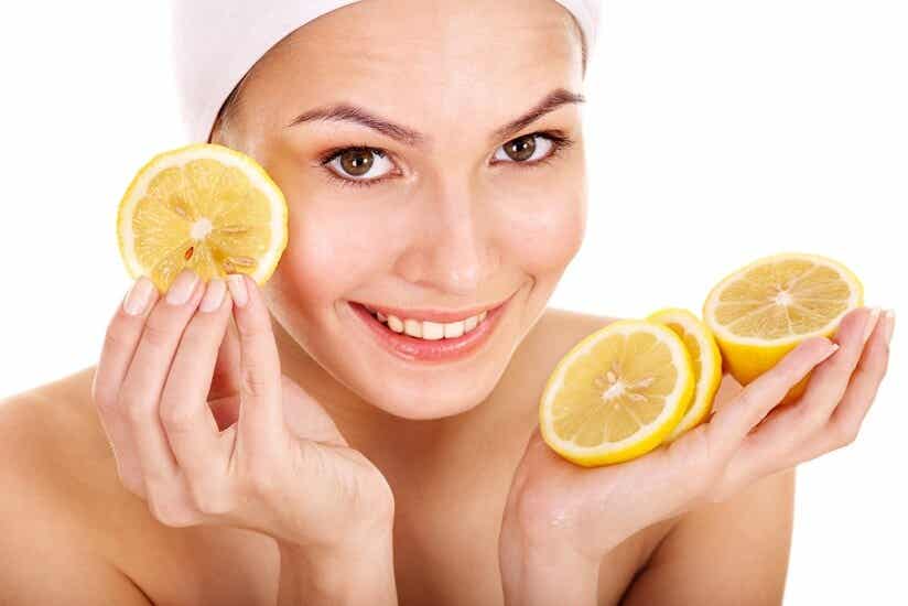 Usa el limón para embellecer tu piel