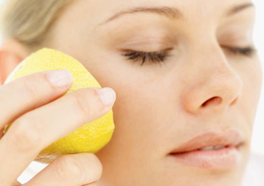 Usa el limón para embellecer tu piel de forma natural
