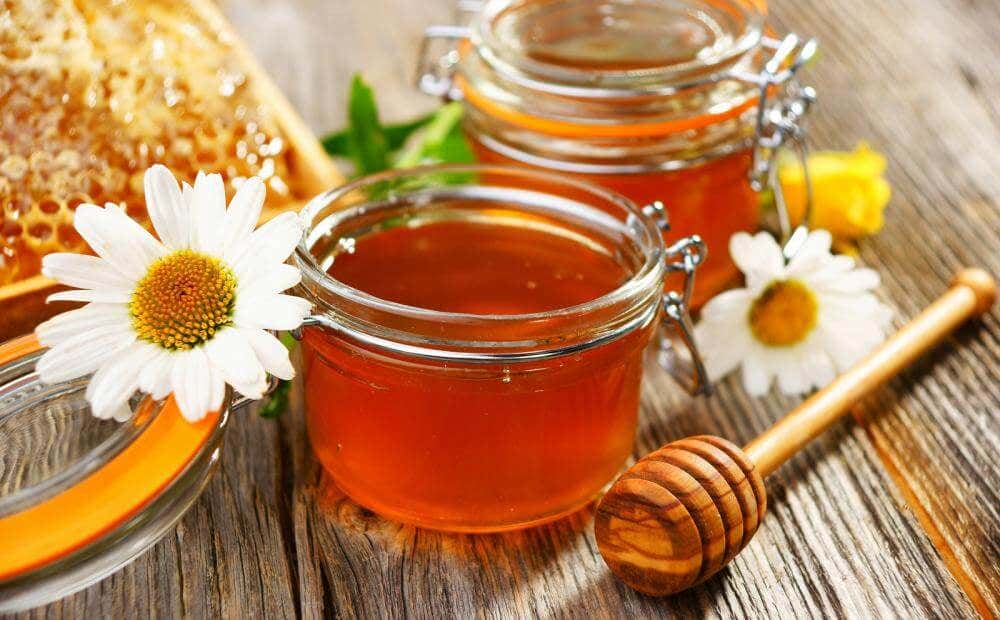 Remedios naturales para combatir la caspa seca: miel