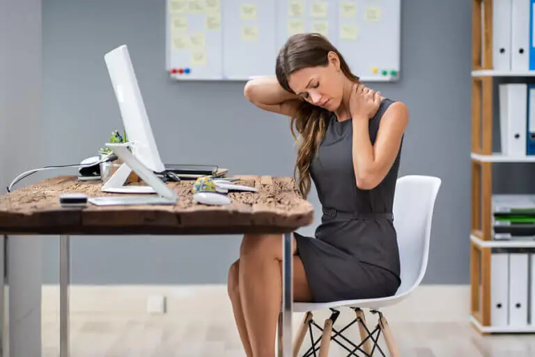 Descubre cómo tratar una contractura cervical