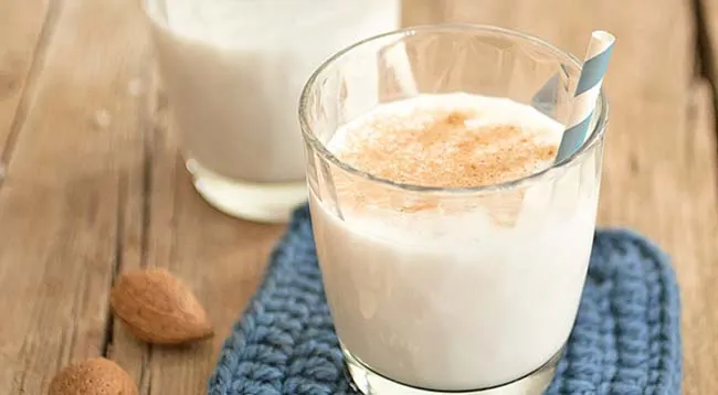 Preparar agua de avena.