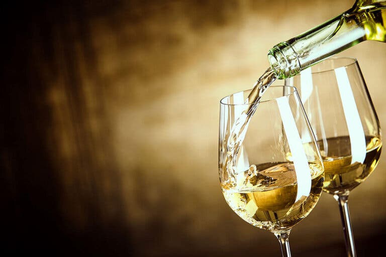 ¿Qué vino es más saludable, el caro o el económico?