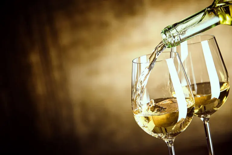 ¿Qué vino es más saludable, el caro o el económico?