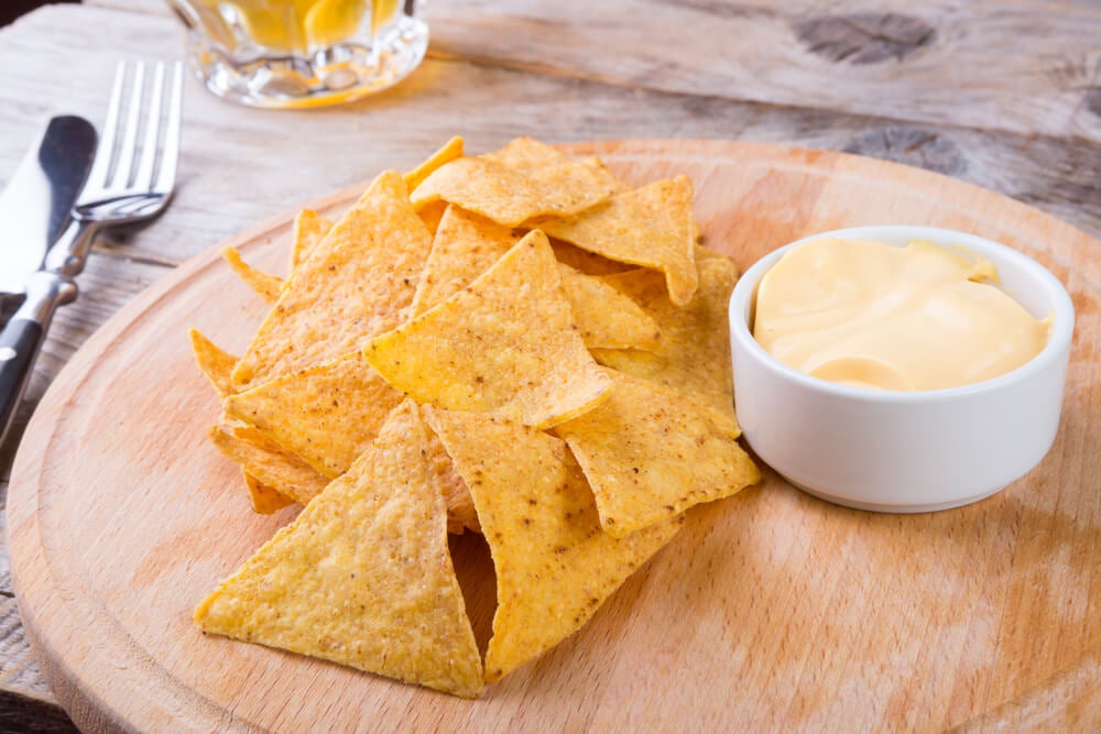 Nachos et sauce.