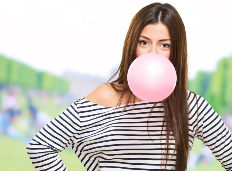 ¿Qué le pasa a tu cuerpo cuando comes un chicle?