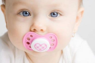 ¿Sabes cómo elegir los mejores chupetes para tu bebé?
