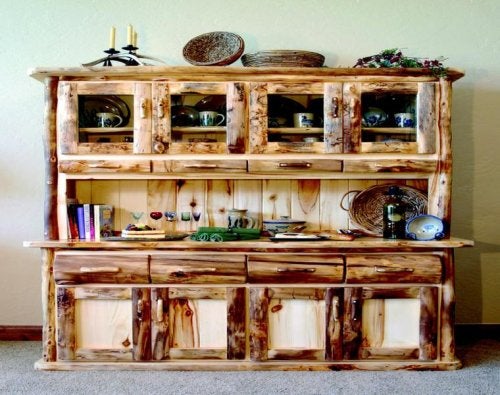 Los muebles de decoración rústica están muy de moda.