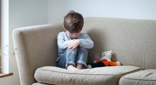 Niño triste