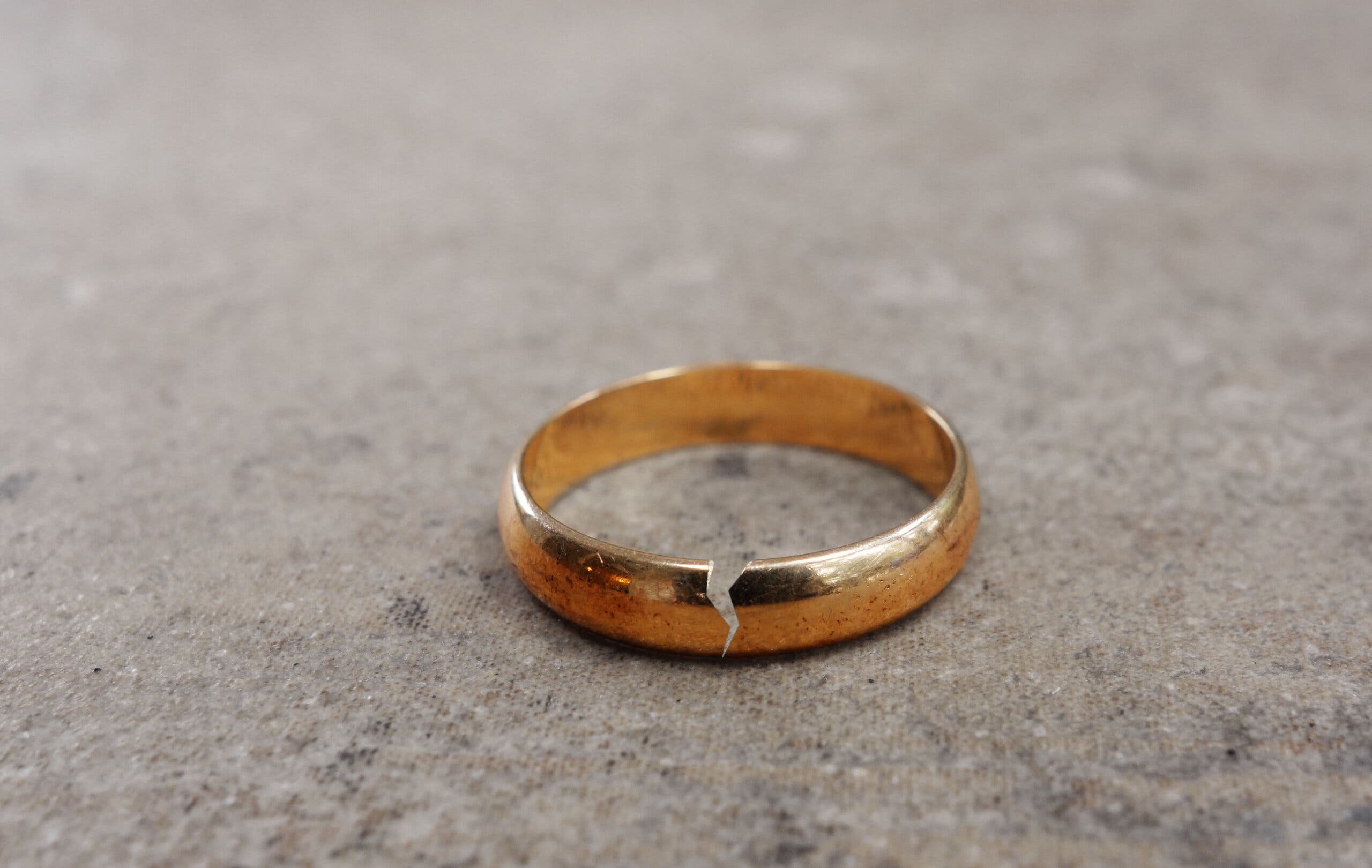 Enamorarse de un hombre casado es complicado.