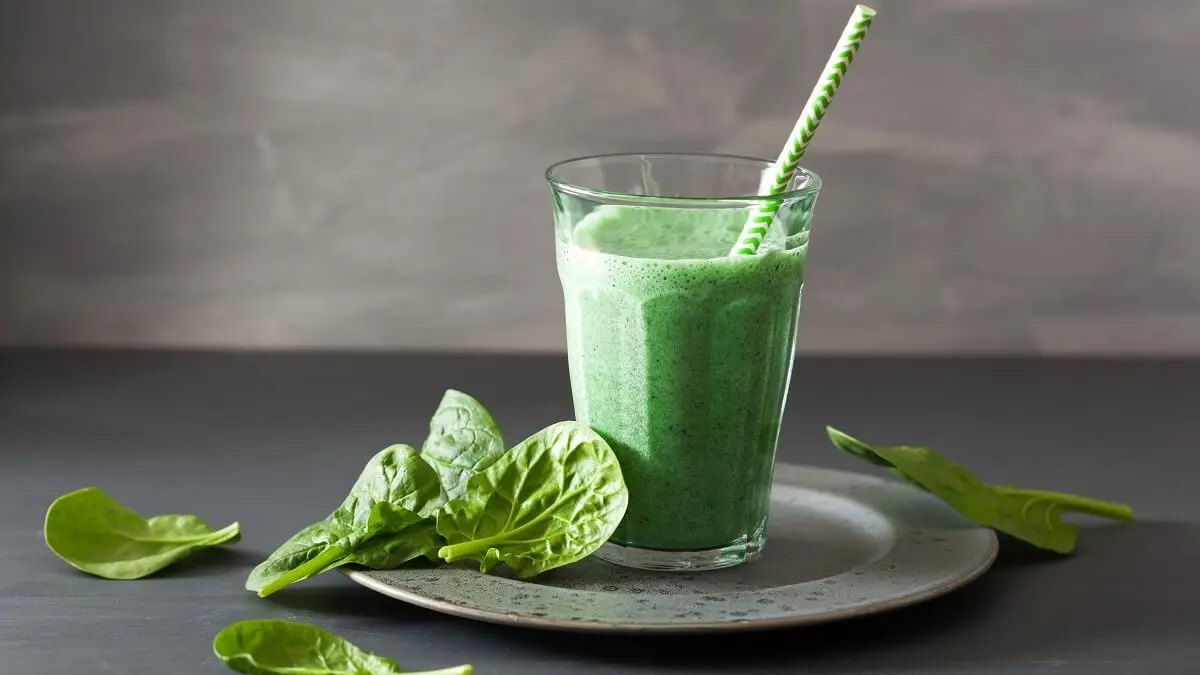 Batido verde con acelga y perejil