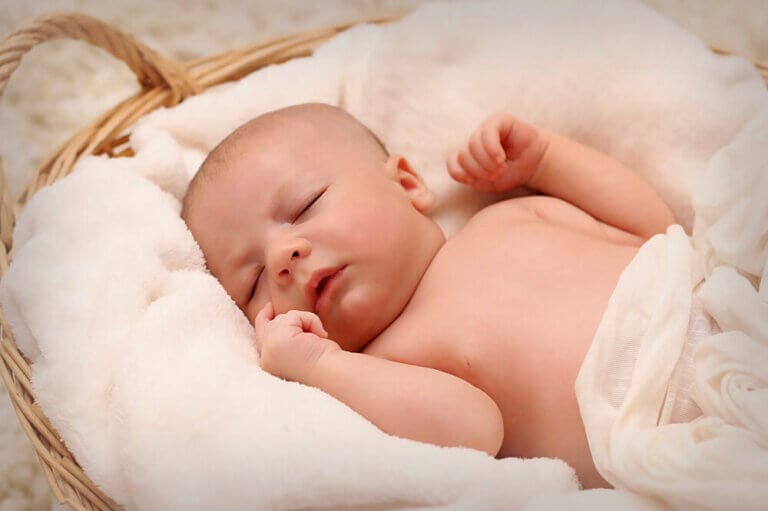 8 trucos para calmar los cólicos del bebé