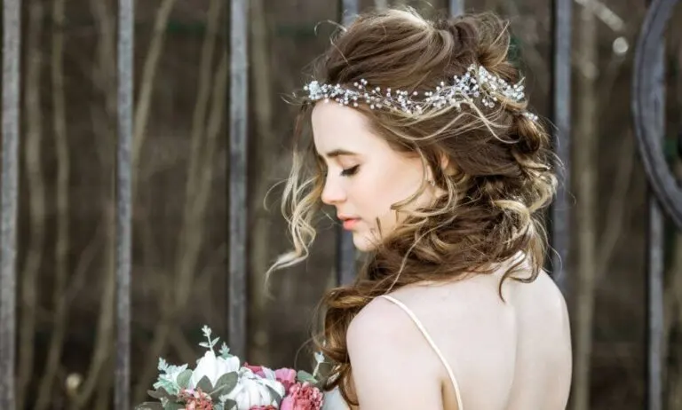 Peinados adecuados al corte del vestido