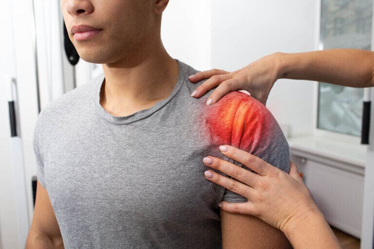 Luxación de hombro: causas y primeros auxilios
