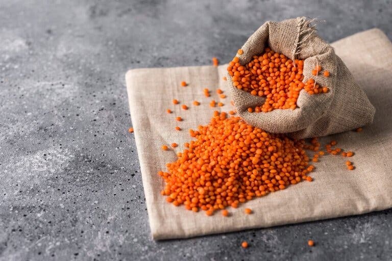 4 propiedades de las lentejas rojas para la salud